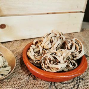 Tallarines de setas y castañas ecológicas