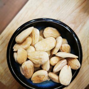 Almendra tostada con sal